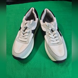 Time And Tru  Women Platform Retro Sneakers Gray, Cream And Black Women Size 11